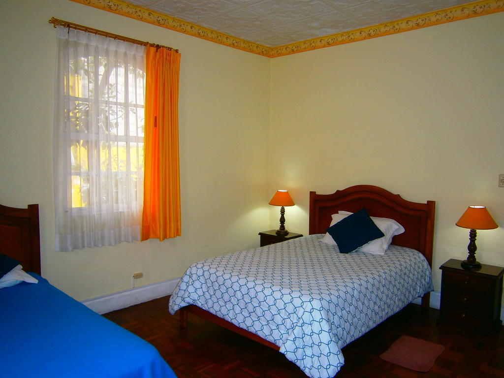 The Yellow House Κίτο Δωμάτιο φωτογραφία